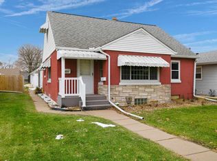 1923 31st St #A, Moline, IL 61265