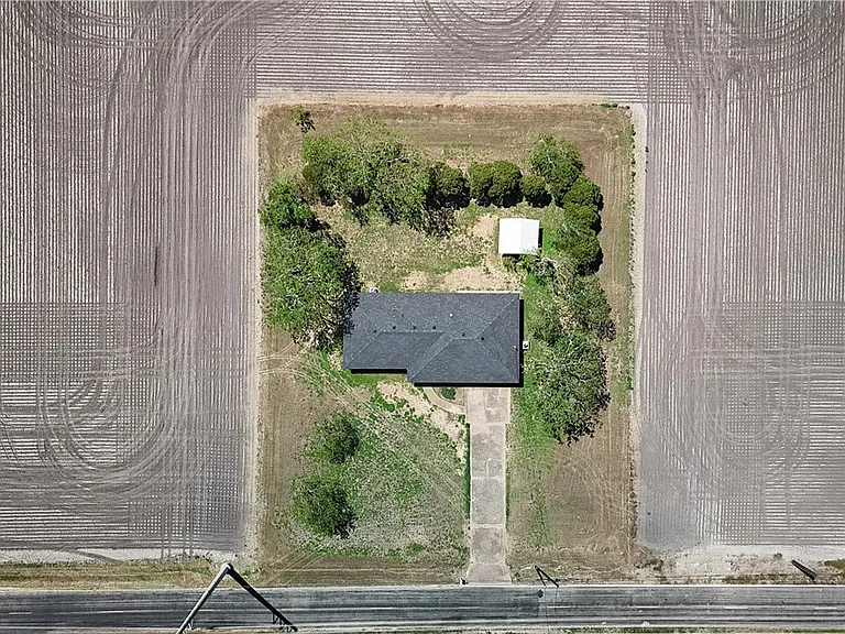 7629 Lang Rd — Photo 36