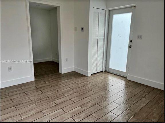 4th image of 1551 NW 55th St #B