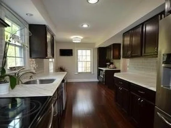 8570 Chester Grove Ct Unit A, Springfield, VA 22153