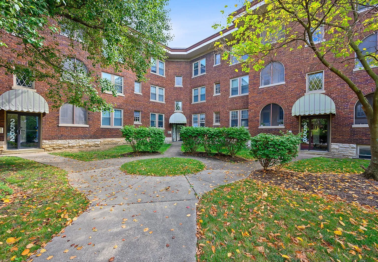 1 bed, 1.0 bath, 675 sqft, $1,275 — Photo 1