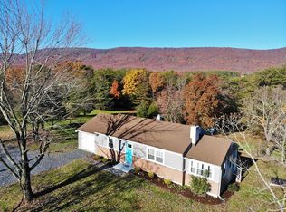 220 Kings Acre Ln, Fort Valley, VA 22652