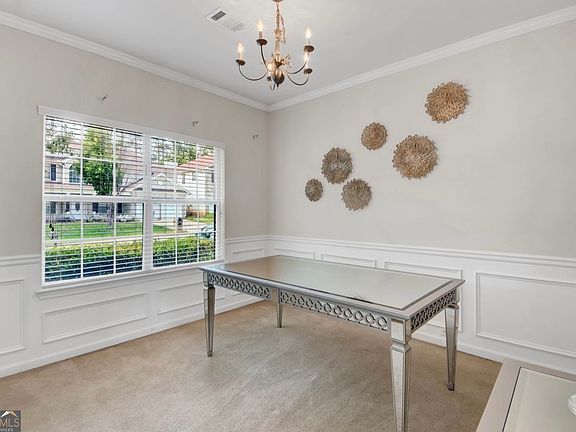 5th image of 2129 Dartmouth Ct