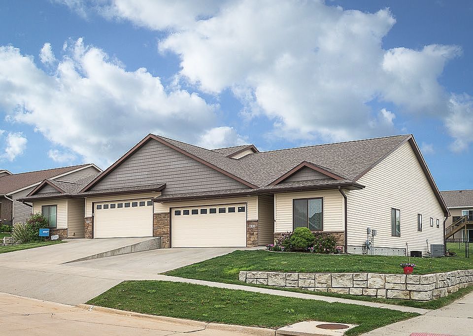 1st image of 552 Bear Dr