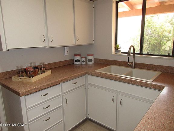 5th image of 323 E El Valle