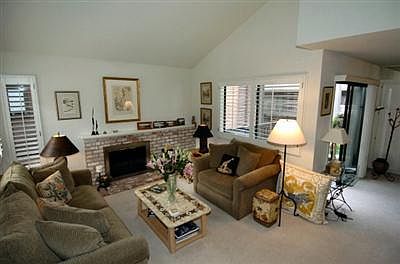 3rd image of 193 Cypress Pl