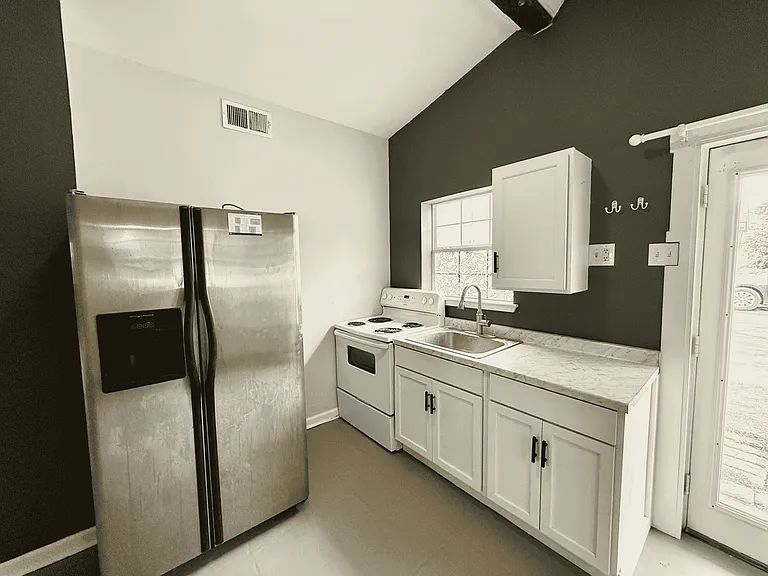 427 General Mouton Ave #D — Photo 3