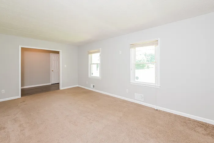 4033 Emerald North Cir — Photo 2