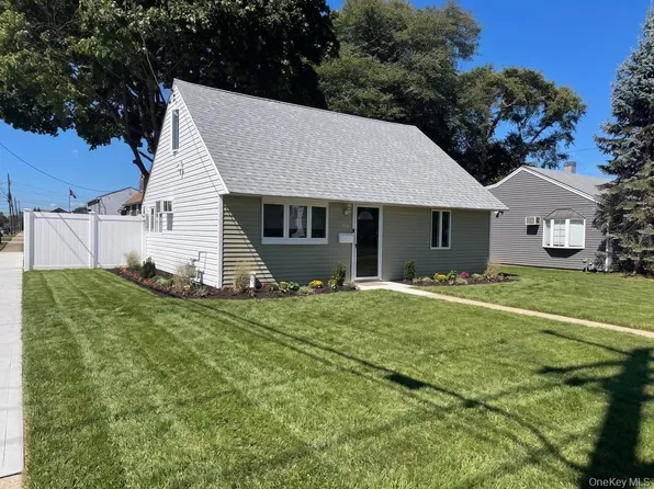 234 Division Avenue, Massapequa, NY 11758
