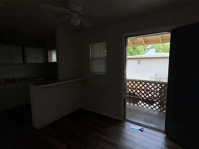 811 Colquitt St #9 — Photo 4