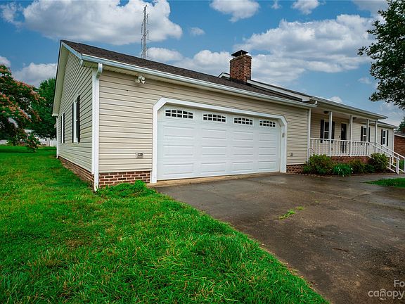 2nd image of 16908 Knoxwood Dr