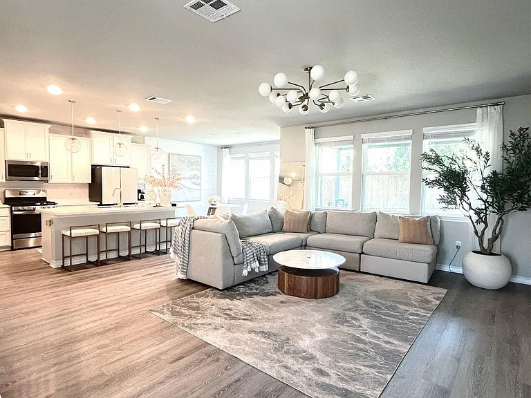 5311 Forader Ln — Photo 3