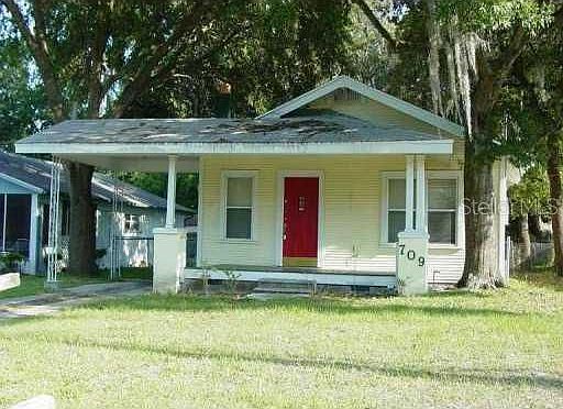 1st image of 709 Lakehurst St