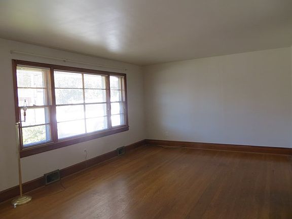 2nd image of 246 Arnett Blvd