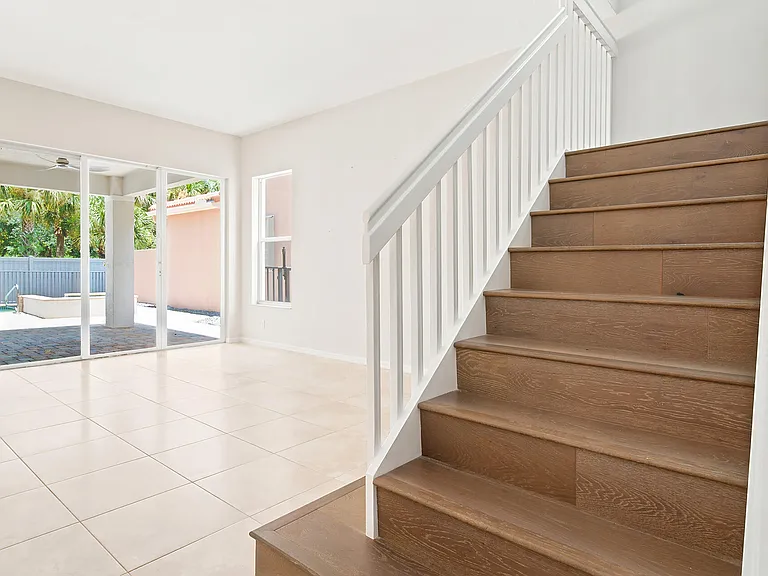 207 Isle Verde Way — Photo 38