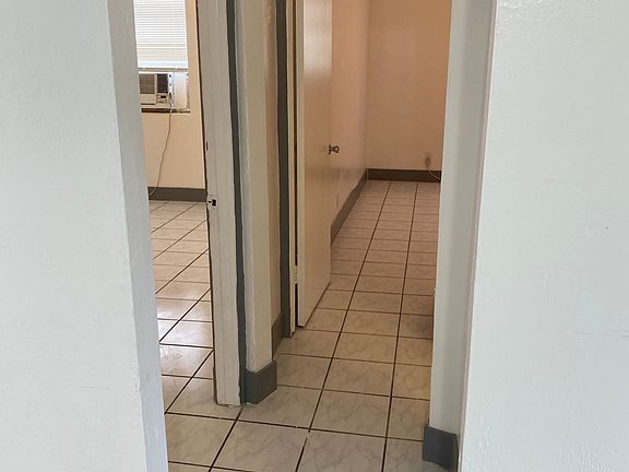 4th image of 1317 N 19th Ave Unit 1