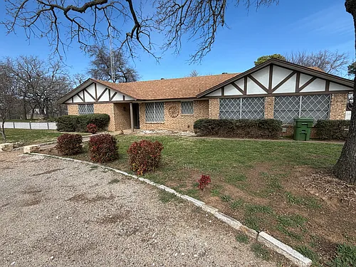 821 E Highway 199 Photo 1