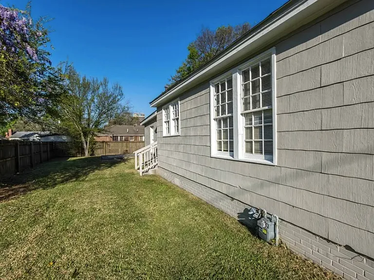 1103 Bryan Ave — Photo 18