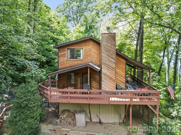 1672 Summit Dr, Maggie Valley, NC 28751