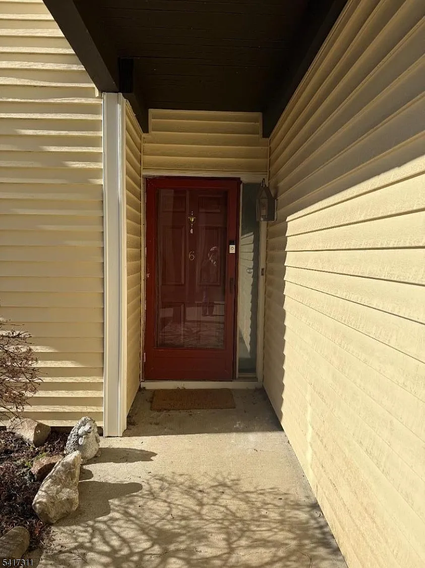 Building Photo - 713 Pinehurst Ct #6