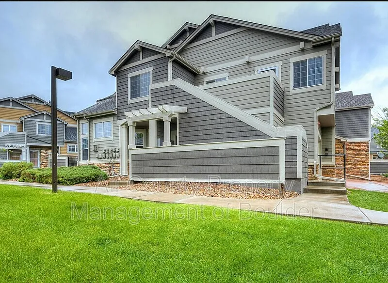 2 bed, 1.0 bath, 861 sqft, $1,975 — Photo 2