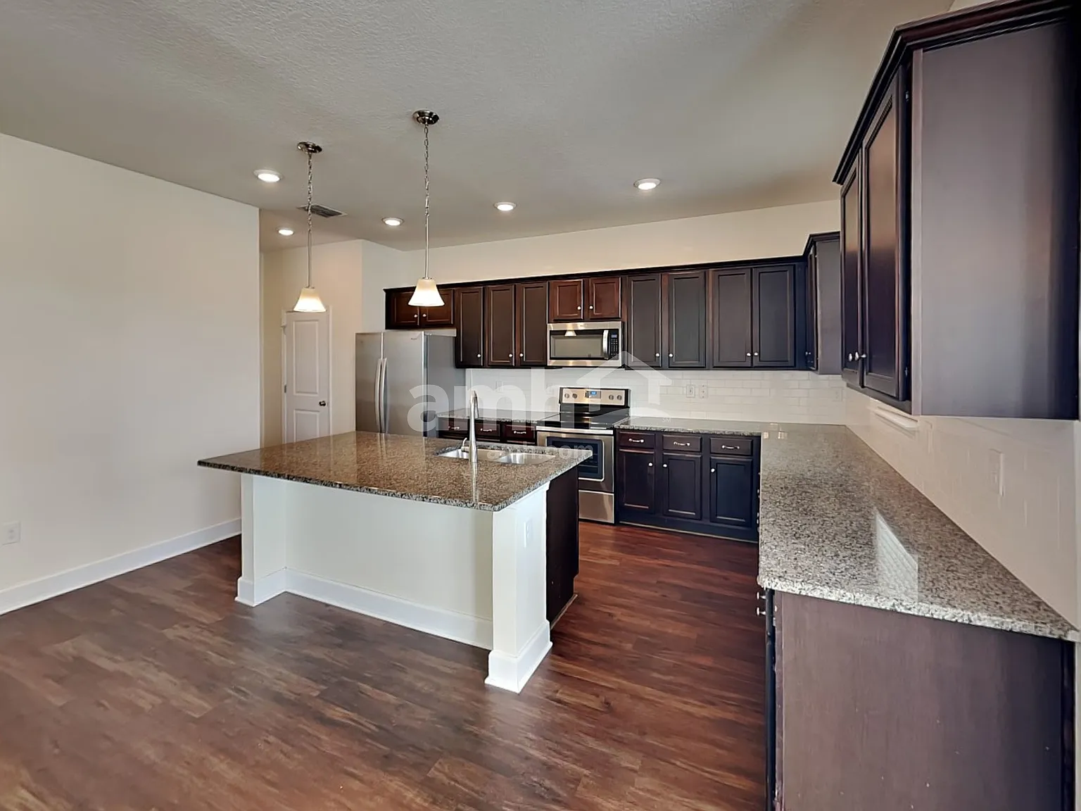 4 bed, 2.5 bath, 2324 sqft, $2,685 — Photo 3