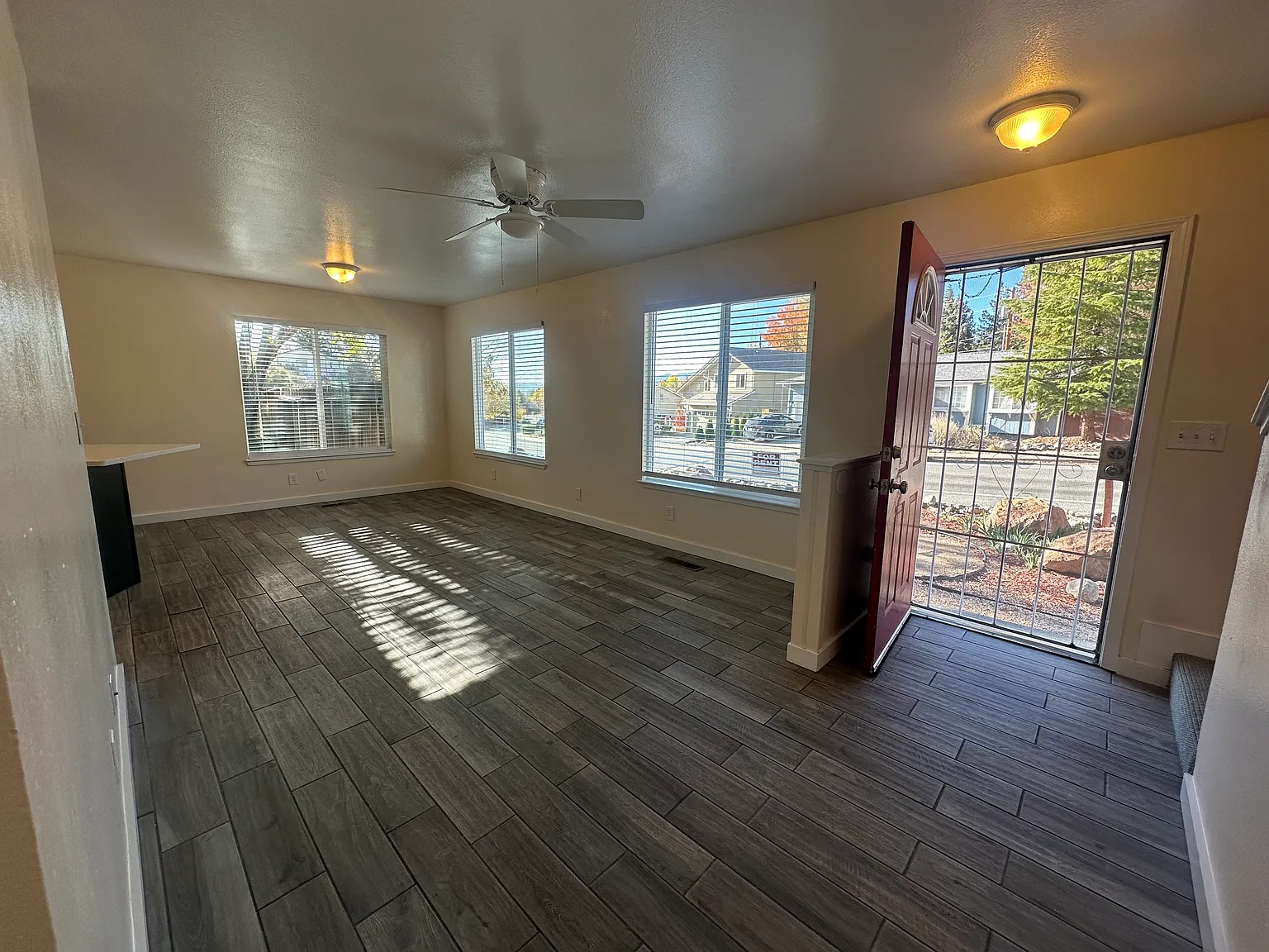 2340 Keystone Avenue — Photo 4