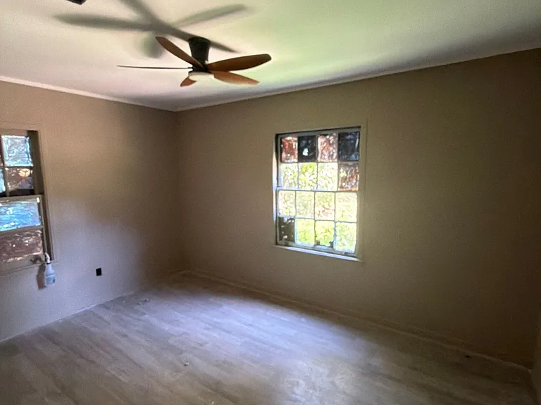 236 Decelle St — Photo 4
