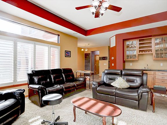 4th image of 515 Deerwood Dr