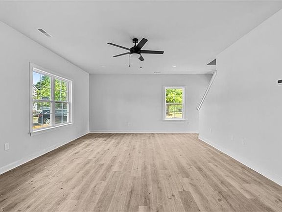 5th image of 145 Windsong Rd