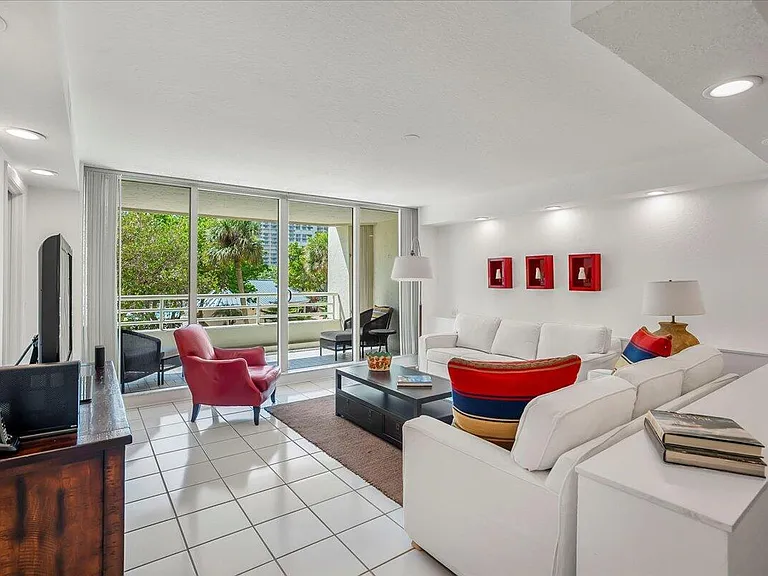 4201 N Ocean Blvd #203 — Photo 7