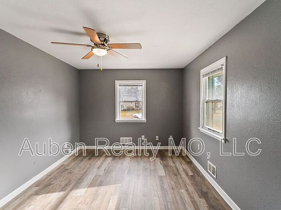 3rd image of 3143 Puckett Rd #726