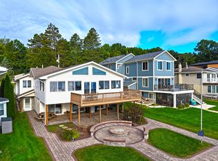 50367 W Lakeshore Dr, Dowagiac, MI 49047
