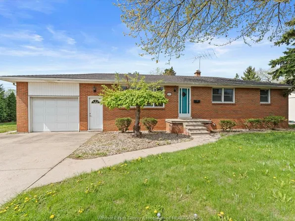4045 Dougall Ave, Windsor, ON N9G 1X4