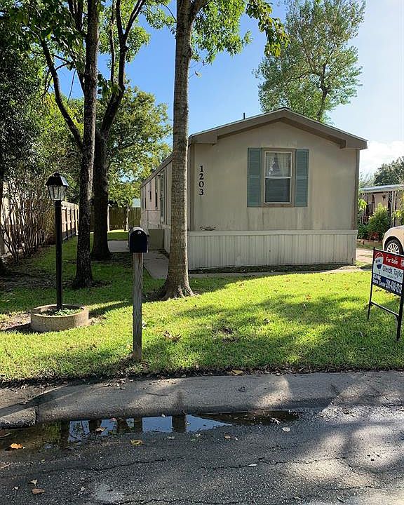 1st image of 1203 Pampas Ln
