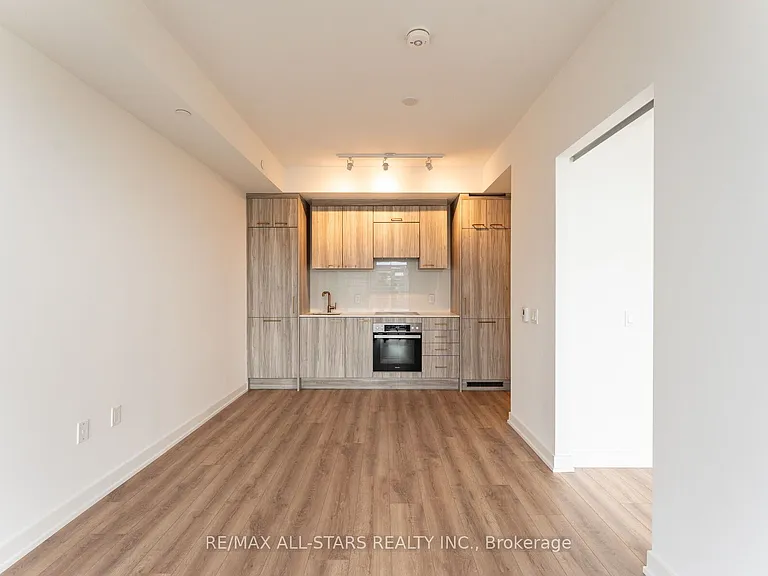 634 Church St #4006 — Photo 6