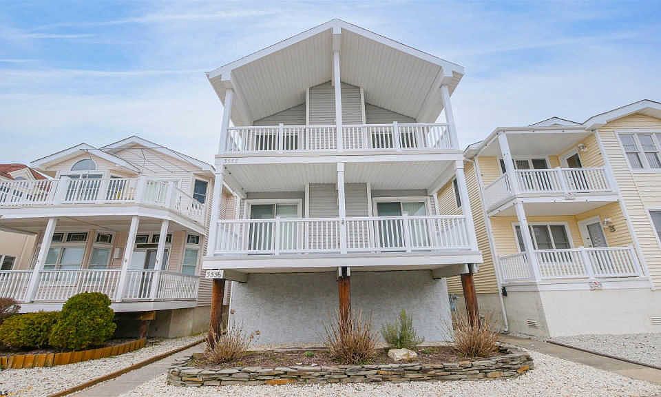 1st image of 3558 Asbury Ave #2