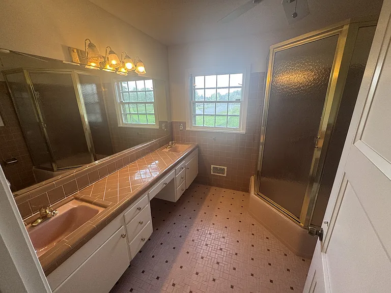 151 Rucker Ln — Photo 12