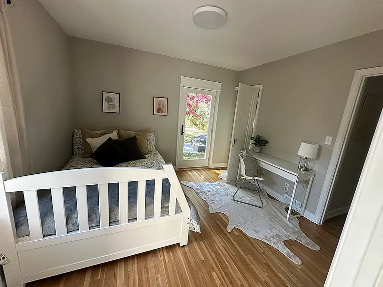1595 Griggs St N — Photo 11