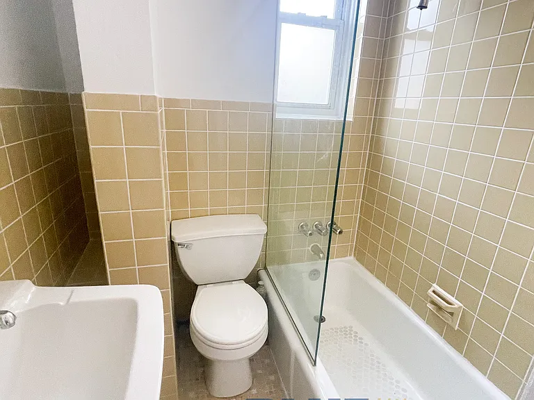 4407 30th Ave #3R — Photo 12