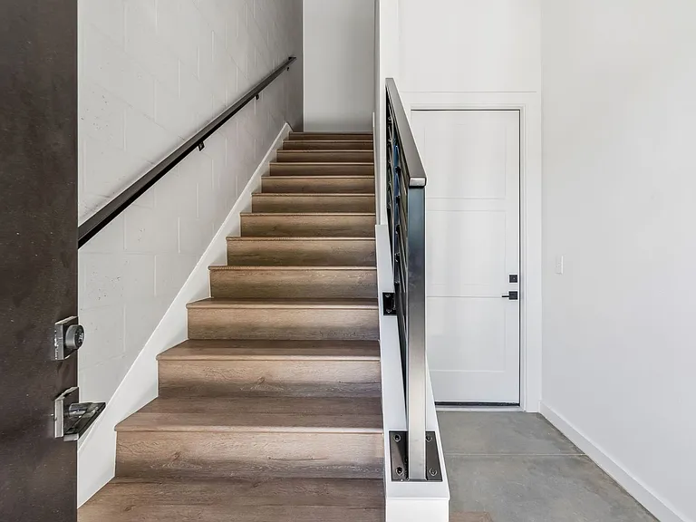 1218 E Kay St #14 — Photo 3