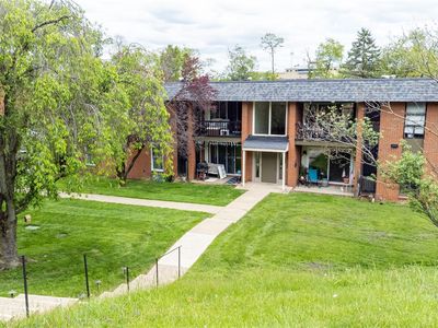 1200 College Park Dr APT 2, Coraopolis, PA, 15108
