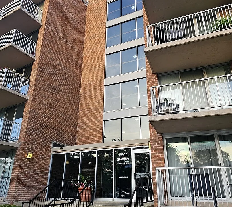 2201 S Stewart Ave #6H