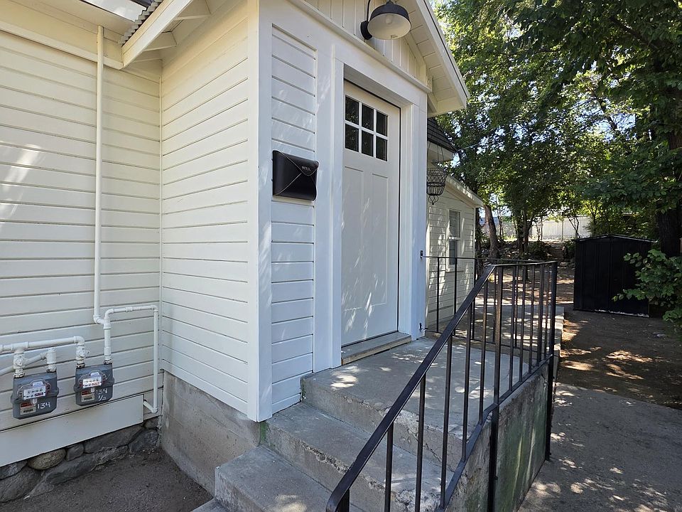 1st image of 134 1/2 Gardner St