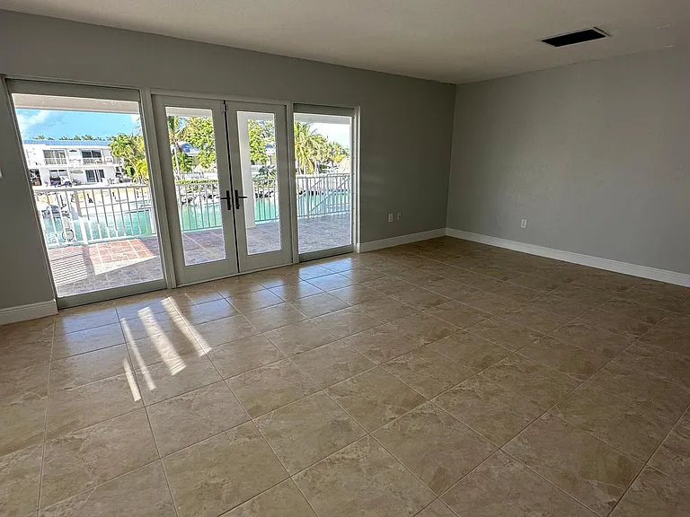 244 W Seaview Dr — Photo 14