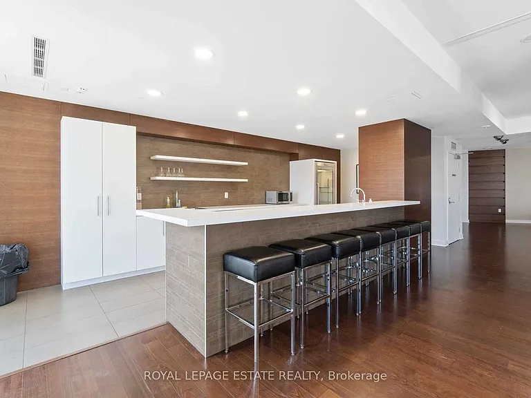 112 George St S #S711 — Photo 24