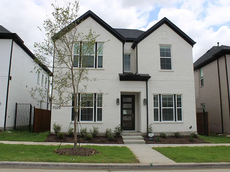7029 Confetti Ln — Photo 1