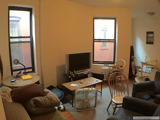 Rented by Sovereign Associates | media 6