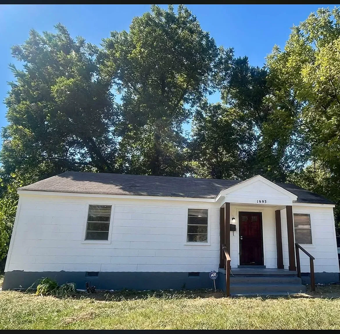 3 bed, 1050 sqft, $1,075 — Photo 1