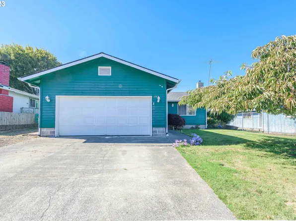 1762 Lincoln St, North Bend, OR 97459